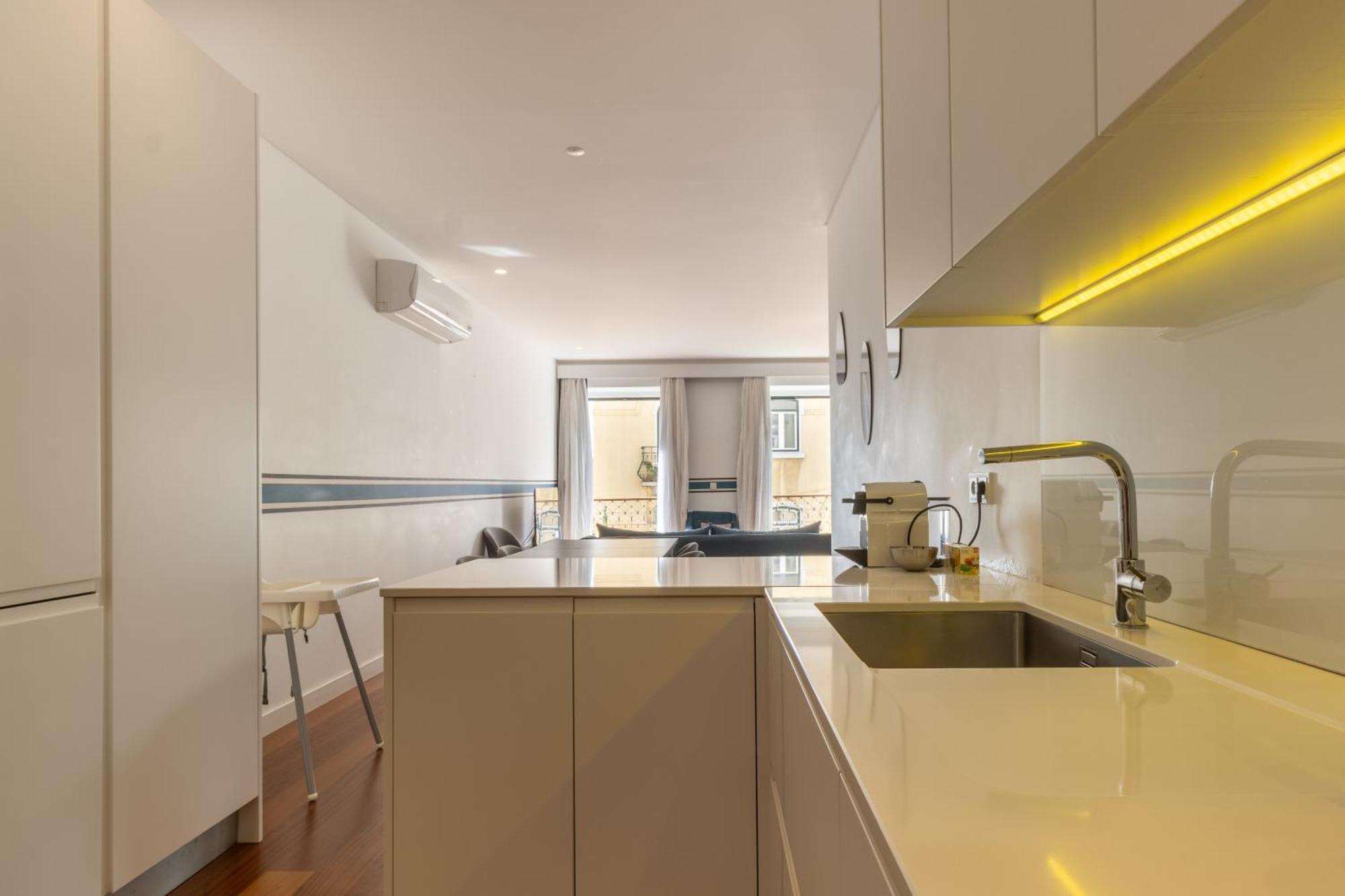 리스본 Modern 3Br, Terrace, Ac/Heating & Self Check-In 아파트 외부 사진