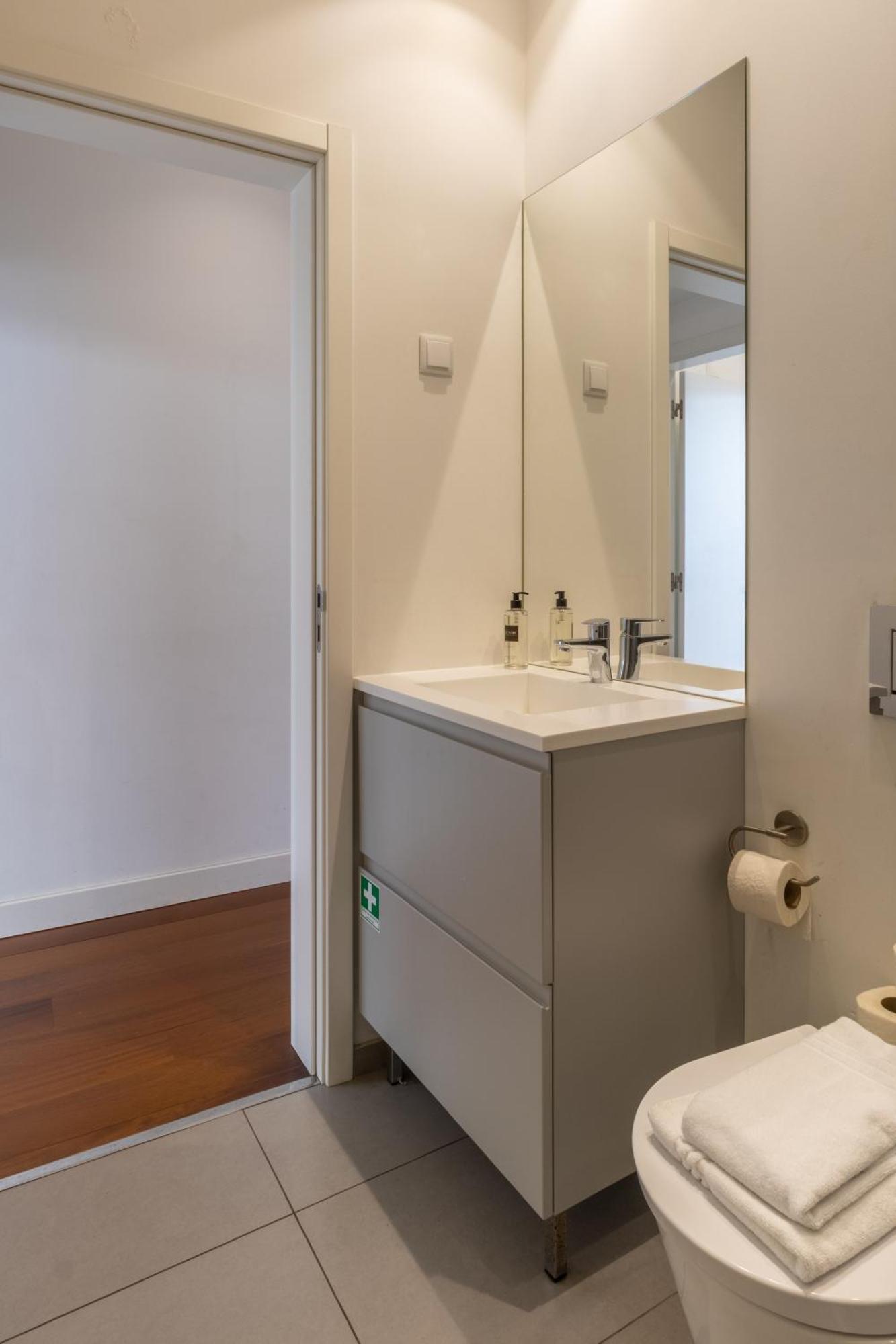 리스본 Modern 3Br, Terrace, Ac/Heating & Self Check-In 아파트 외부 사진