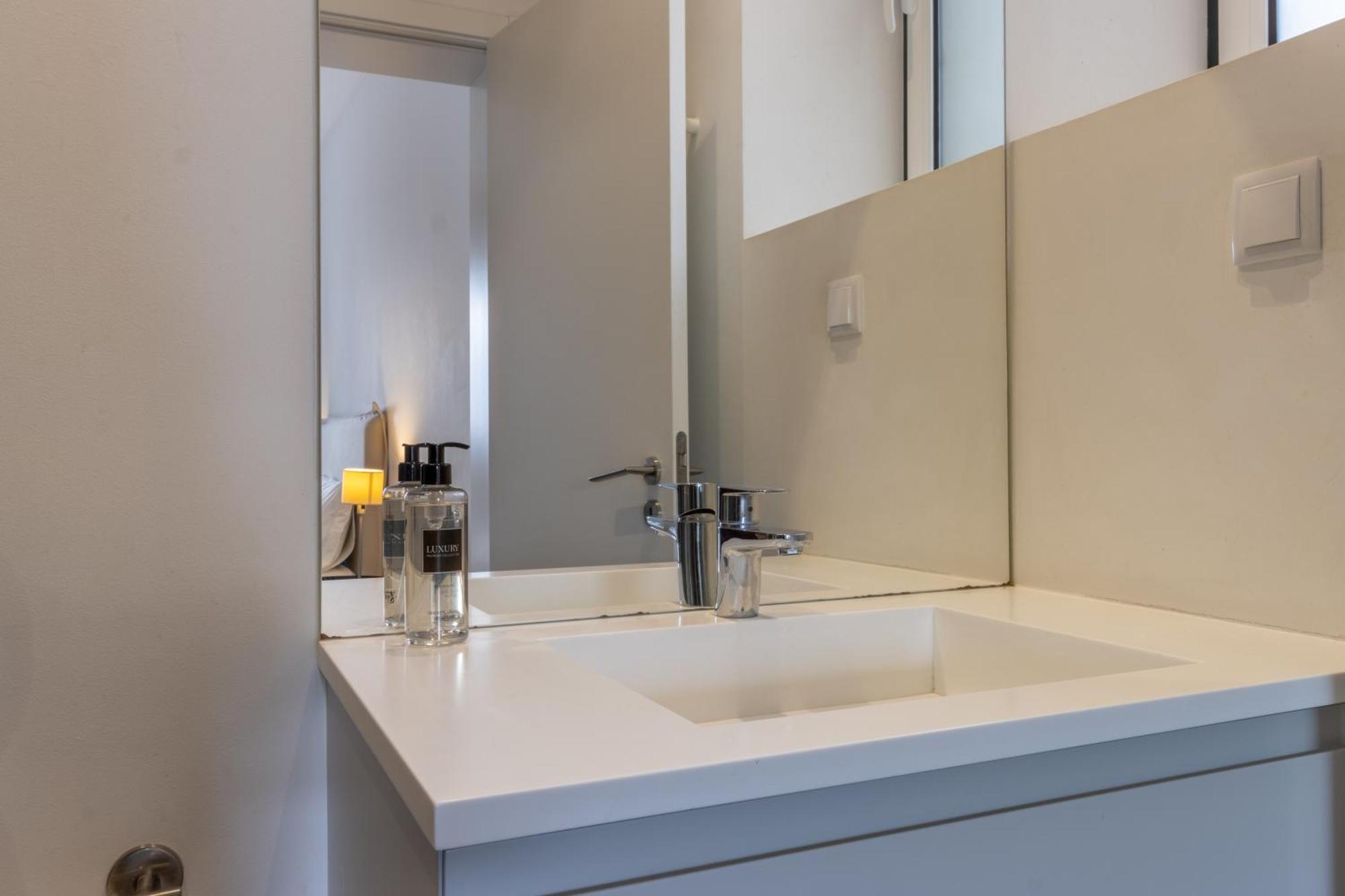 리스본 Modern 3Br, Terrace, Ac/Heating & Self Check-In 아파트 외부 사진