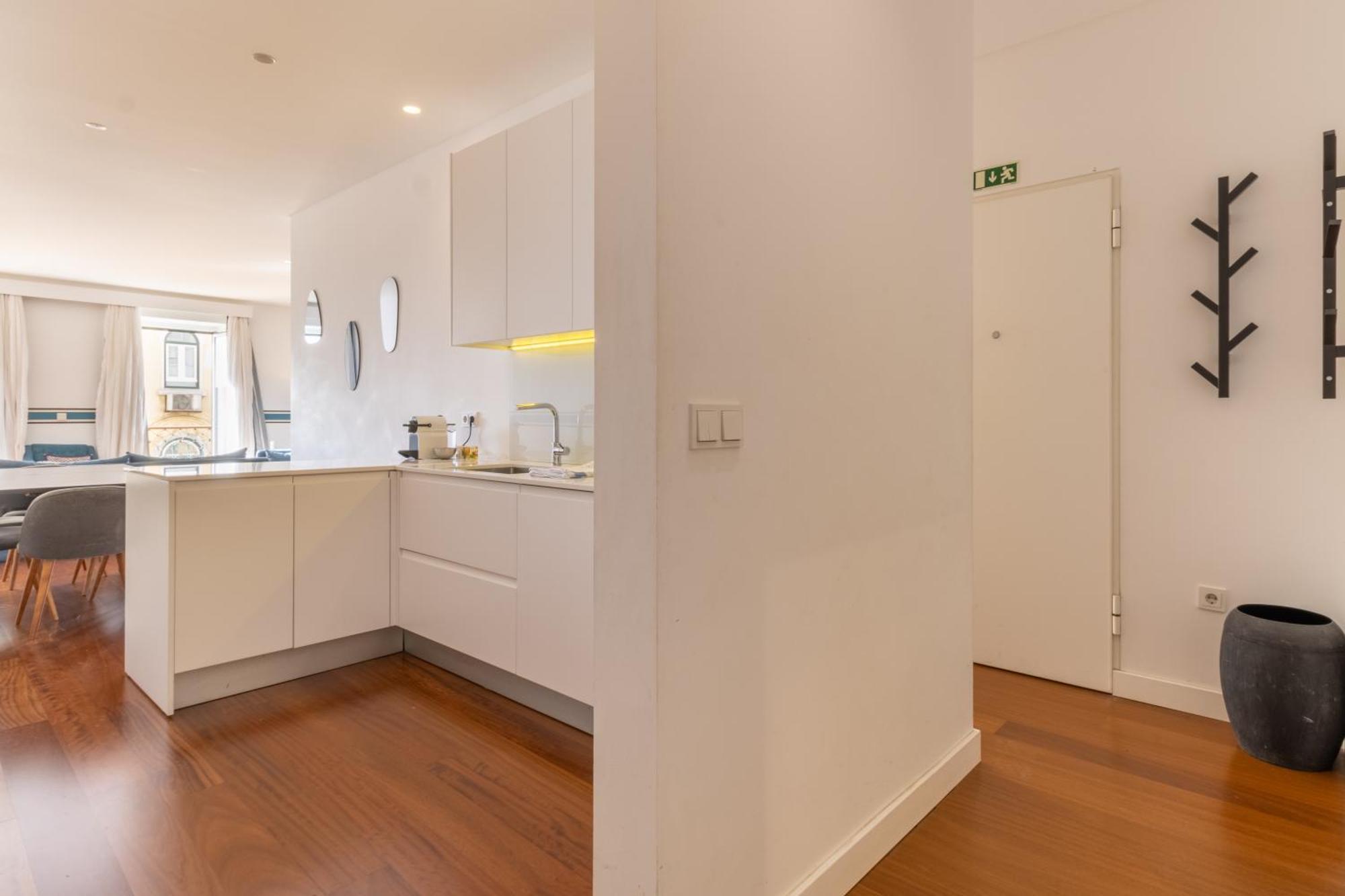 리스본 Modern 3Br, Terrace, Ac/Heating & Self Check-In 아파트 외부 사진