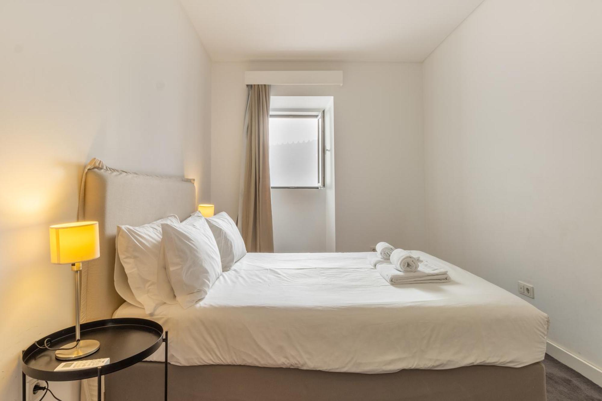 리스본 Modern 3Br, Terrace, Ac/Heating & Self Check-In 아파트 외부 사진