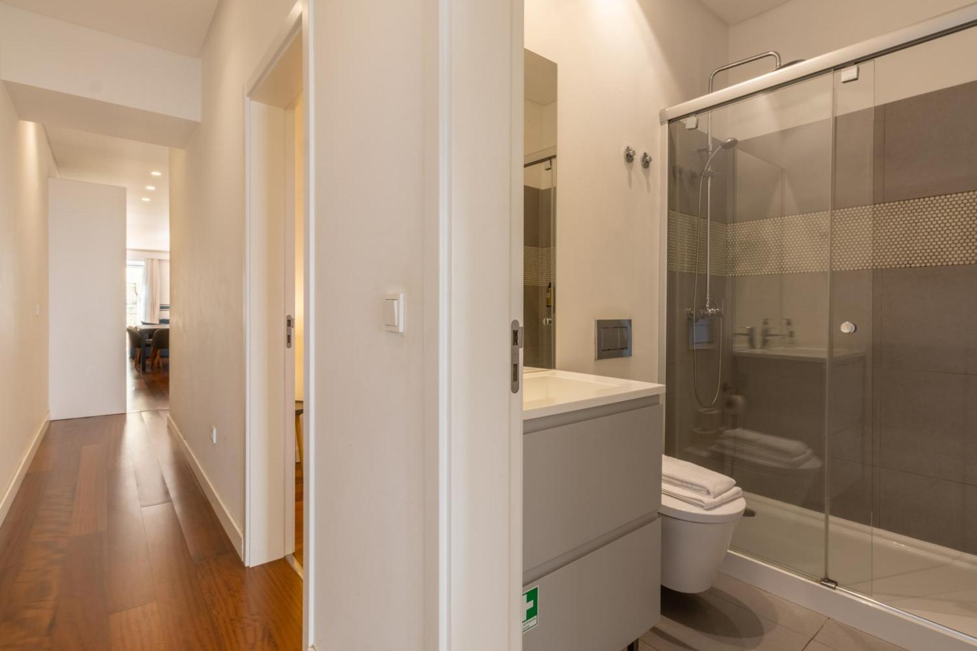 리스본 Modern 3Br, Terrace, Ac/Heating & Self Check-In 아파트 외부 사진